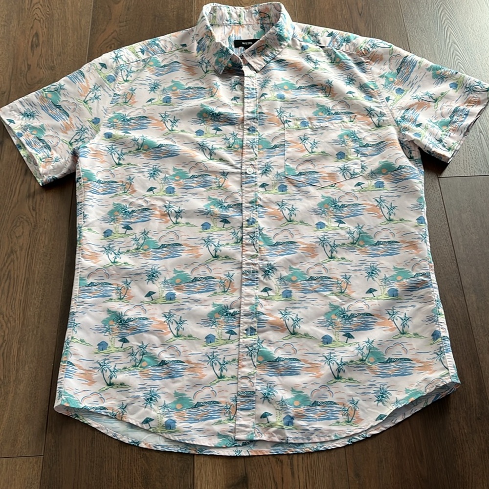 NWOT Nutexrol Hawaiian Shirt. Size large.